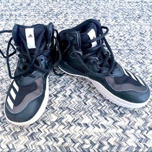 EUC Adidas Ortholite basketball shoes